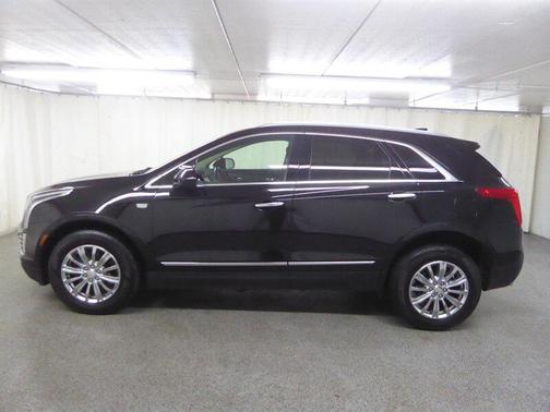 Stellar Black Metallic 2019 Cadillac XT5 Luxury