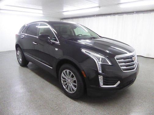 Stellar Black Metallic 2019 Cadillac XT5 Luxury
