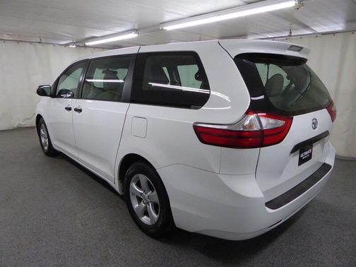 2016 Toyota Sienna L