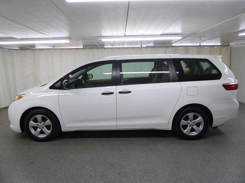 2016 Toyota Sienna L