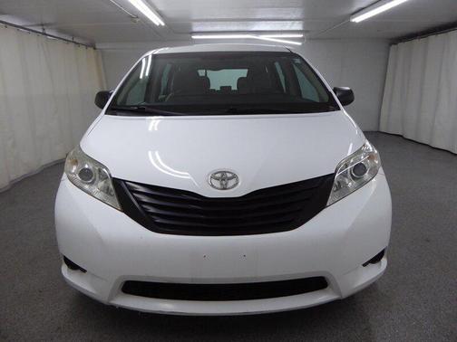 2016 Toyota Sienna L