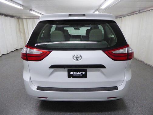 2016 Toyota Sienna L