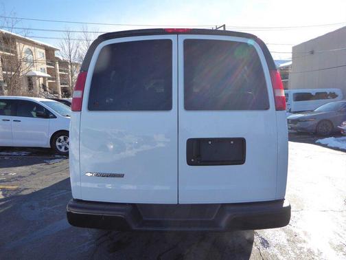 2017 Chevrolet Express 2500 LS