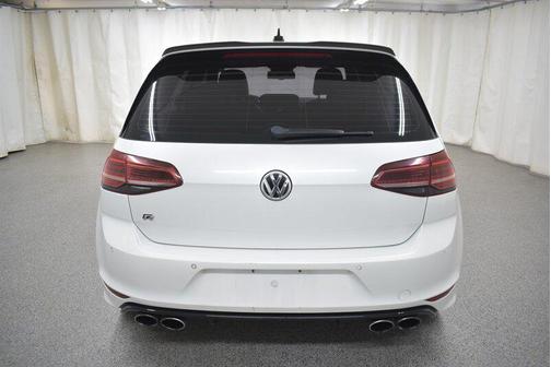 2016 Volkswagen Golf R 4-Door w/DCC & Navigation