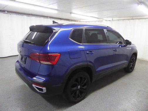 Cornflower Blue 2022 Volkswagen Taos 1.5T SEL