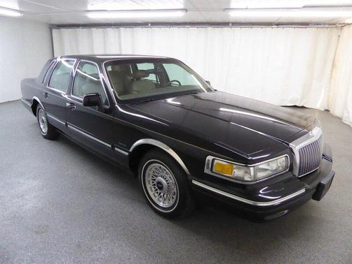 1997 Lincoln Town Car Executive