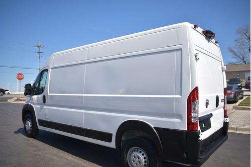 Bright White Clearcoat 2024 RAM ProMaster 2500 Tradesman