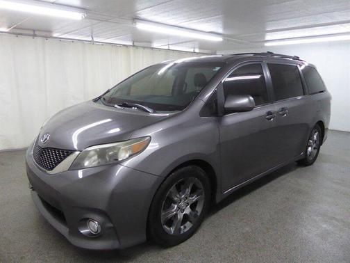 2011 Toyota Sienna SE
