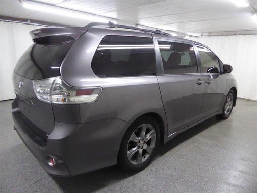2011 Toyota Sienna SE