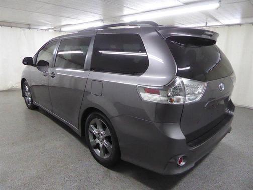2011 Toyota Sienna SE