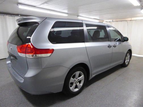 2014 Toyota Sienna L