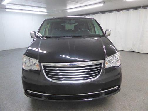 2013 Chrysler Town & Country Touring-L