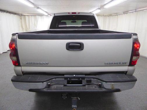 2004 Chevrolet Silverado 2500 LS H/D Crew Cab