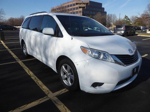2014 Toyota Sienna LE