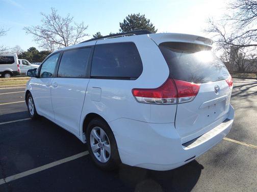 2014 Toyota Sienna LE