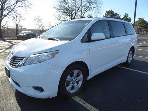 2014 Toyota Sienna LE