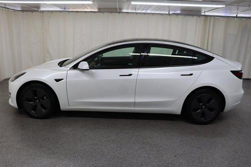 Pearl White Multi-Coat 2023 Tesla Model 3 Standard Range