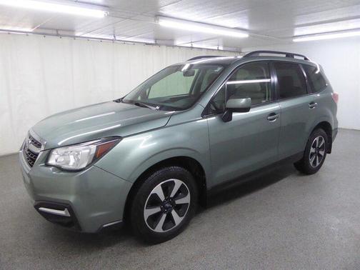 Jasmine Green Metallic 2017 Subaru Forester 2.5i Premium