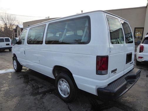 2013 Ford E350 Super Duty XL