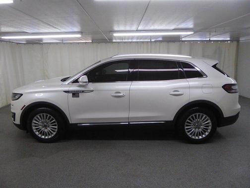 White Platinum Metallic Tri-Coat 2019 Lincoln Nautilus Standard