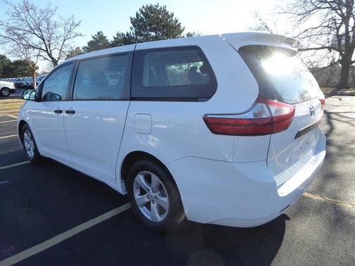 2016 Toyota Sienna L