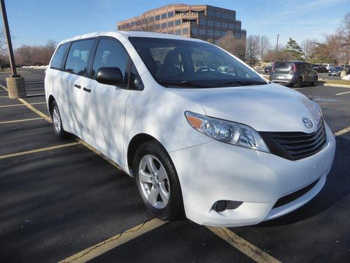 2016 Toyota Sienna L
