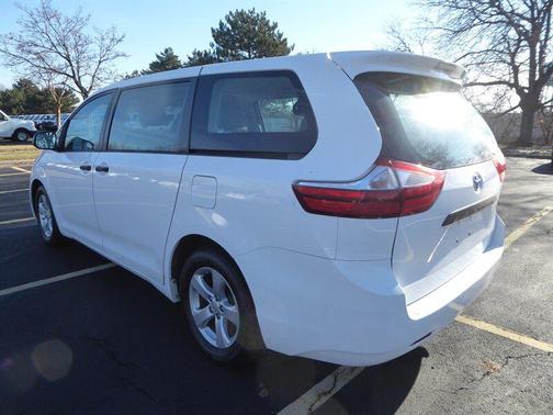 2016 Toyota Sienna L