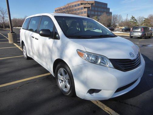 2016 Toyota Sienna L