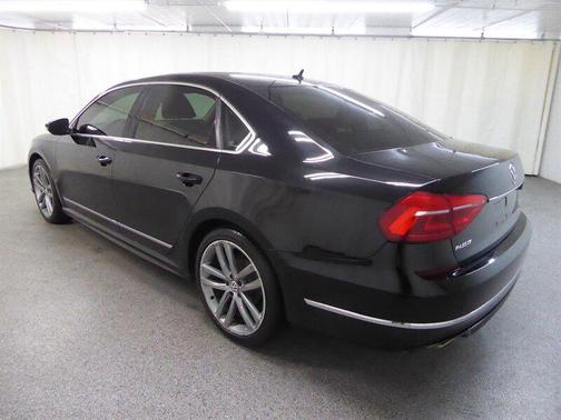 2016 Volkswagen Passat 1.8T R-Line