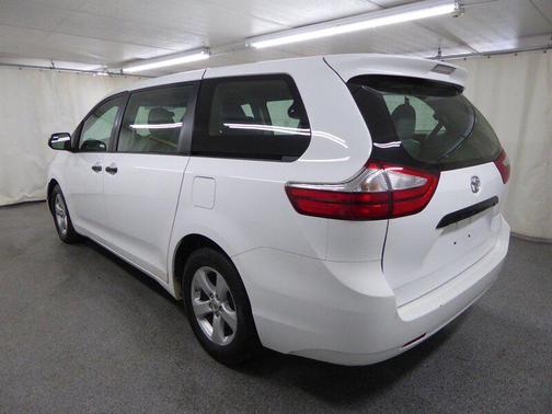 2016 Toyota Sienna L