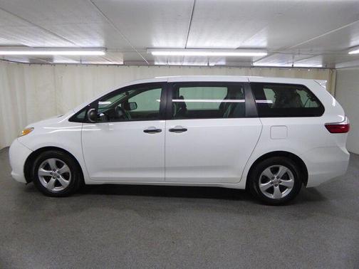 2016 Toyota Sienna L