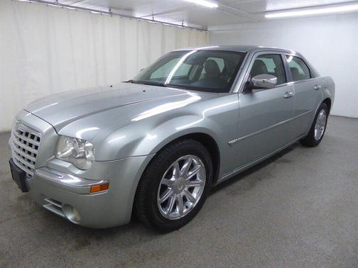 2005 Chrysler 300C Base