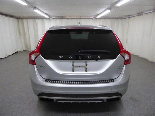 2015 Volvo V60 Cross Country T5