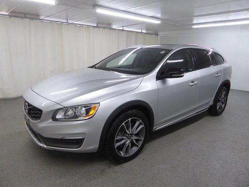 2015 Volvo V60 Cross Country T5