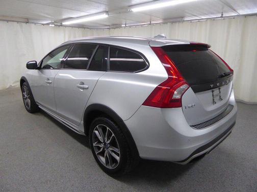 2015 Volvo V60 Cross Country T5