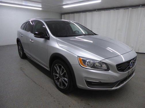 2015 Volvo V60 Cross Country T5