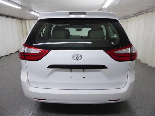 2017 Toyota Sienna SE