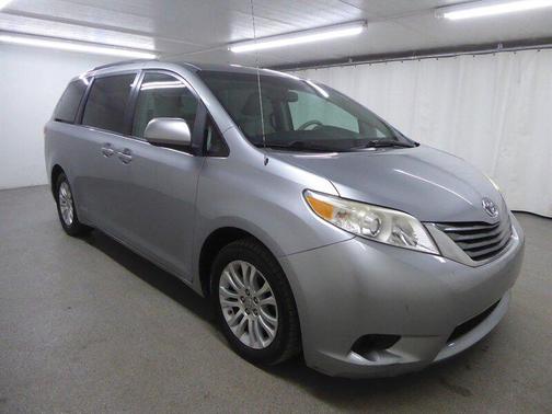 2013 Toyota Sienna XLE