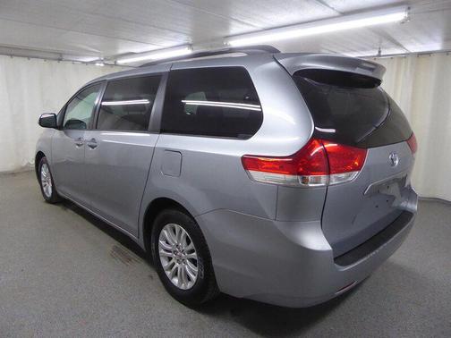 2013 Toyota Sienna XLE
