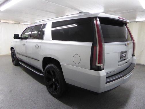 2016 Cadillac Escalade ESV Luxury
