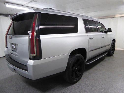 2016 Cadillac Escalade ESV Luxury