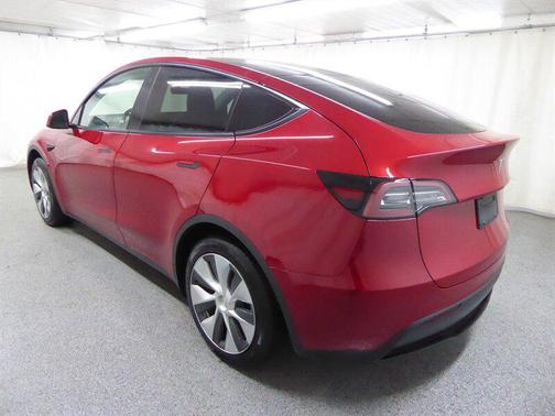 2021 Tesla Model Y Standard Range Rear-Wheel Drive