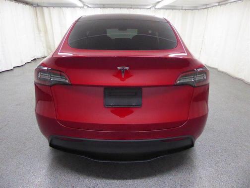 2021 Tesla Model Y Standard Range Rear-Wheel Drive