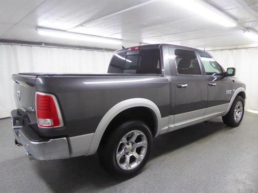 Granite Crystal Metallic Clearcoat 2016 RAM 1500 Laramie