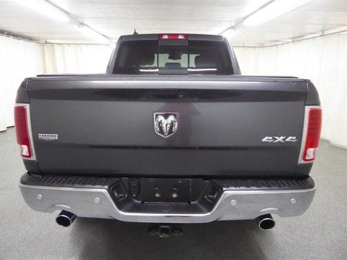 Granite Crystal Metallic Clearcoat 2016 RAM 1500 Laramie