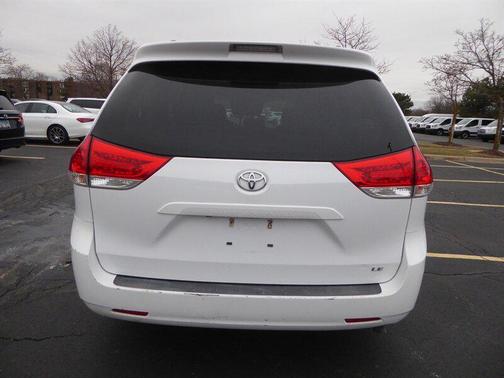 2014 Toyota Sienna LE