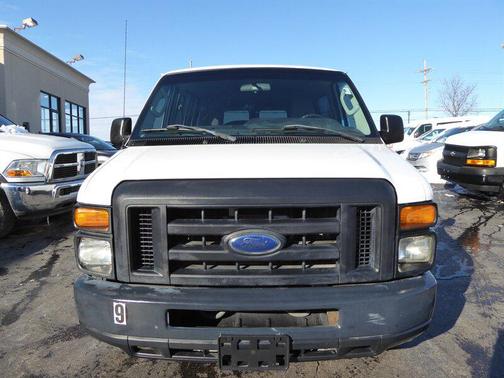 2013 Ford E350 Super Duty XL