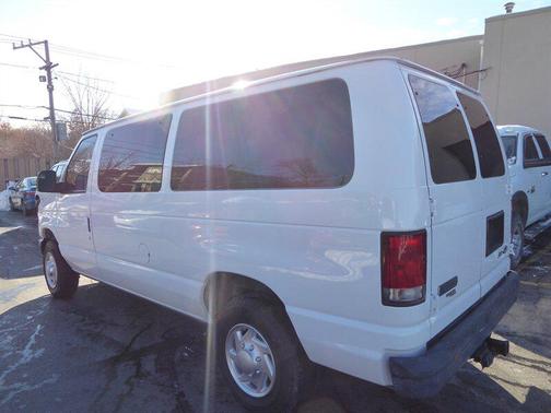 2013 Ford E350 Super Duty XL