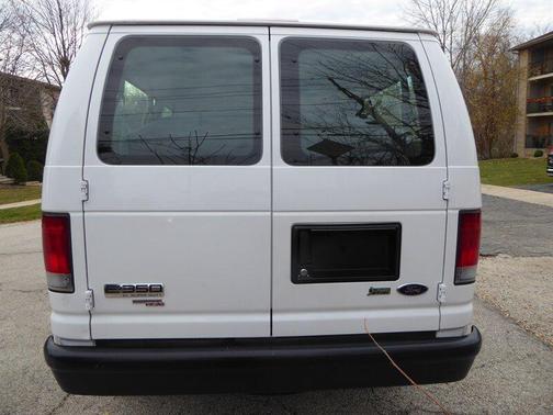 2013 Ford E350 Super Duty XL