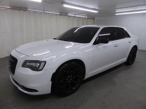 2018 Chrysler 300 Touring